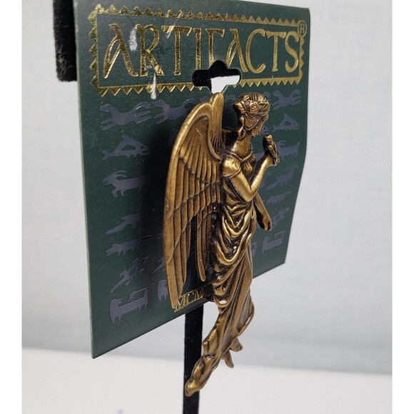 Vintage 1986 JJ Jonette Brass Tone Angel Holding A Bird Artifacts Brooch - Picture 5 of 6